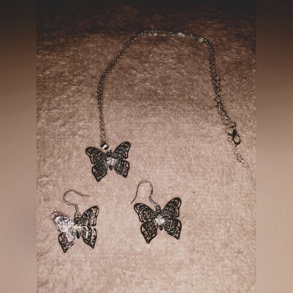 The Queenz Butterfly Necklace and Earring Set